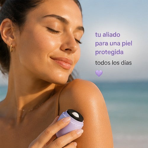 Asronix aplicador portátil de protector solar recargable con esponja suave para aplicación rápida y limpia.