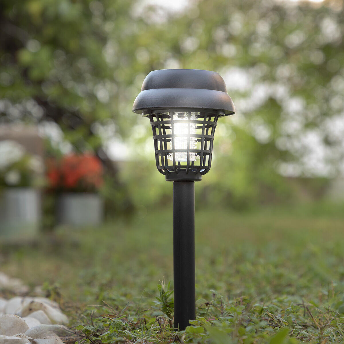 Lámpara Solar Antimosquitos Inteligente para Exterior